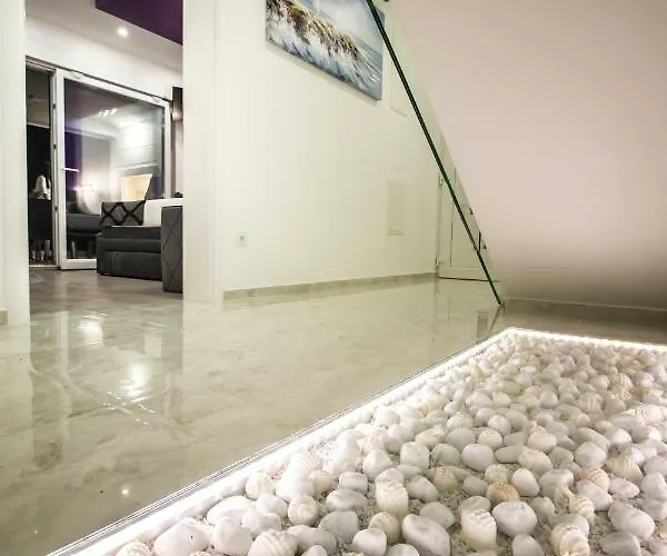 Lacus マカルスカ