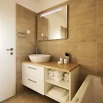 Villa Lacus *