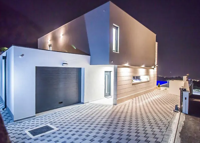 Lacus * מאקרסקה